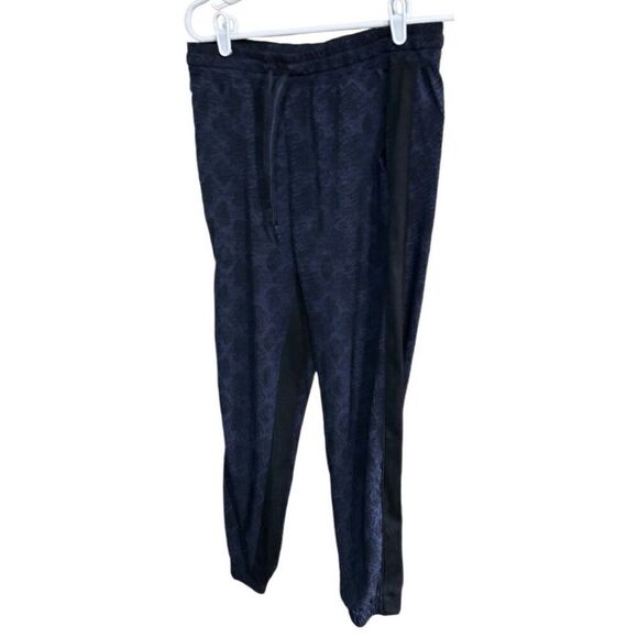 Women's Athleta Brooklyn Jogger Blue Python Snake Print Athletic Pants Size 6 - Picture 1 of 7
